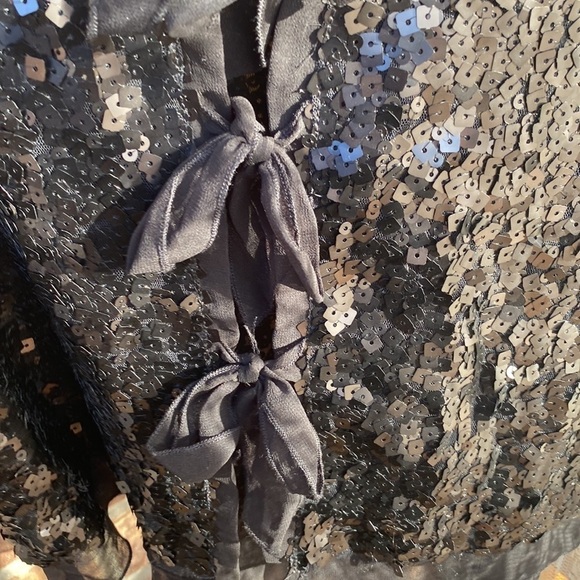 Forever 21 black sequin top with bows at the back, open back  size small - Picture 9 of 12